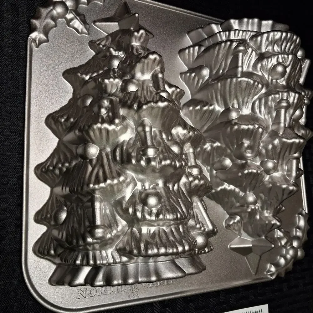 Nordic Ware Cast Aluminum Holiday Christmas Tree Double 9 Cup 3D Cake Pan Mold